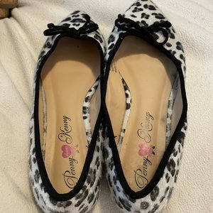 Penny loves Kenny leopard flats
